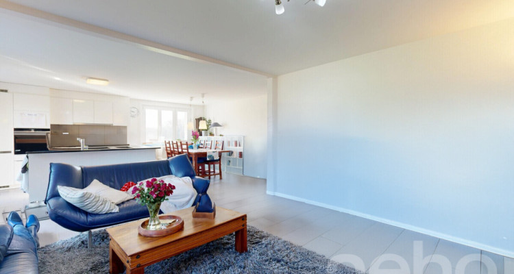 Maison mitoyenne rénovée avec jardin privatif image 3