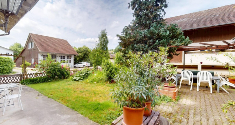 Grosszügiges Mehrgenerationenhaus mit viel Potenzial in Maisprach image 1