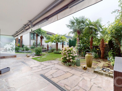 Einzigartige Gartenwohnung mit Aussenpool image 2