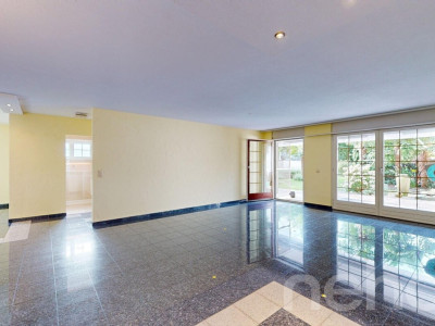 Einzigartige Gartenwohnung mit Aussenpool image 8