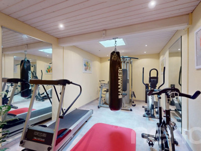 Einzigartige Gartenwohnung mit Aussenpool image 12