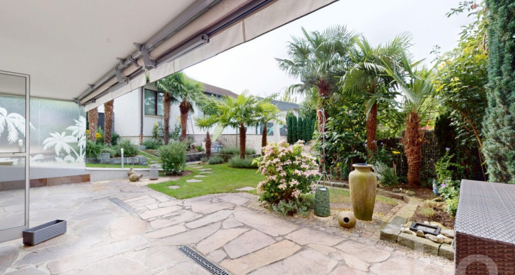 Einzigartige Gartenwohnung mit Aussenpool image 2