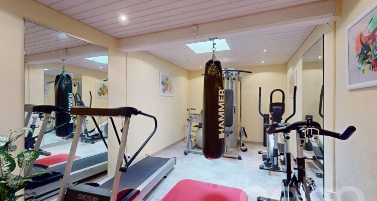 Einzigartige Gartenwohnung mit Aussenpool image 12