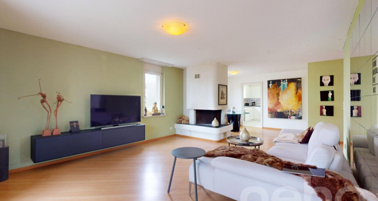 Wohngenuss mit Stil - 4.5-Zimmerwohnung mit Kamin, Terrasse & Loggia image 3