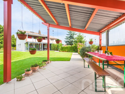 Moderne Doppelhaushälfte mit grossem Umschwung image 10