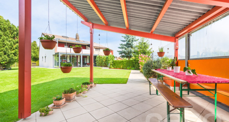 Moderne Doppelhaushälfte mit grossem Umschwung image 10