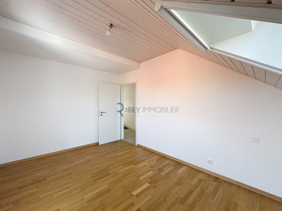 Attique lumineux au centre du village image 9