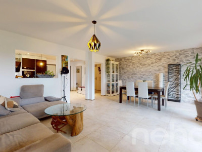 Charme, espace et tranquillité ? superbe 4.5 pièces entièrement rénové image 2