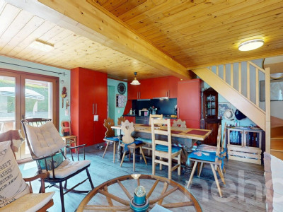 Exclusif: Chalet rénové au centre du village avec 3.5 pièces et studio image 1