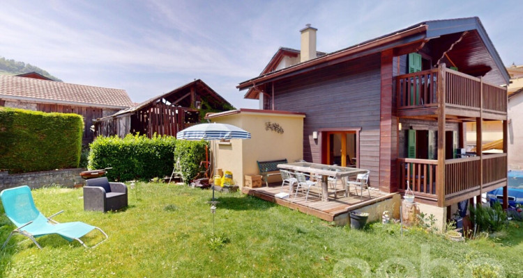 Exclusif: Chalet rénové au centre du village avec 3.5 pièces et studio image 10