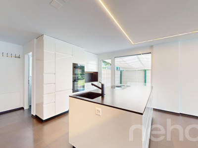 Moderne und renovierte Maisonette-Wohnung mit Gartensitzplatz image 5