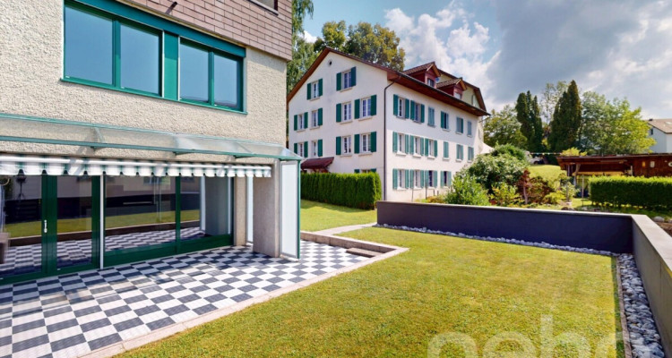 Moderne und renovierte Maisonette-Wohnung mit Gartensitzplatz image 3