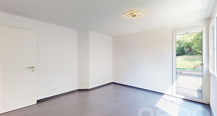 Moderne und renovierte Maisonette-Wohnung mit Gartensitzplatz image 8