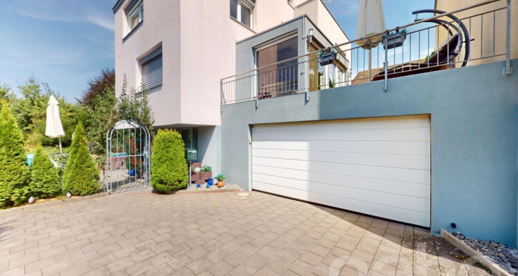 Helles Familienhaus mit Gartenparadies image 3