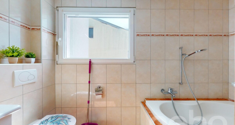 Helles Familienhaus mit Gartenparadies image 12