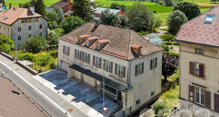 Immeuble unique à rénover - Propriété lumineuse aux volumes généreux image 12