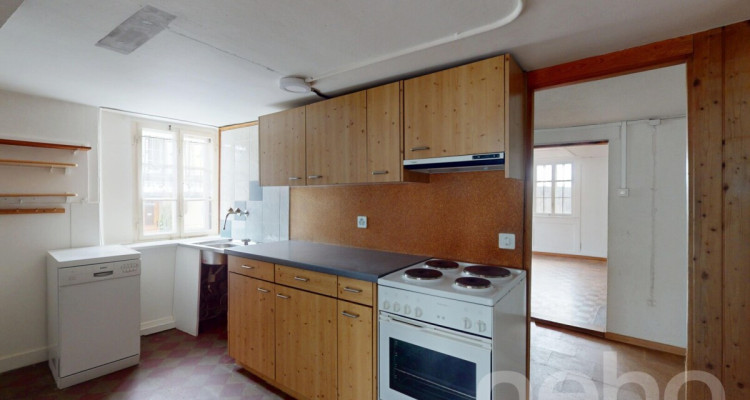 Denkmalgeschütztes 8-Zimmer Doppeleinfamilienhaus an zentraler Lage image 2