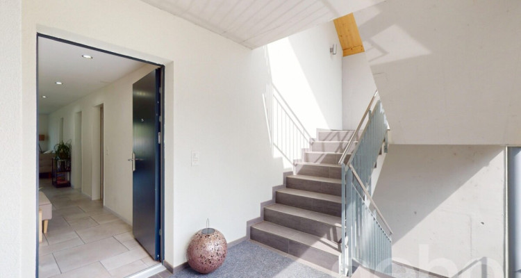 Wohnen & Investieren am Zürichsee ? Modernes MFH mit 4 Einheiten image 1