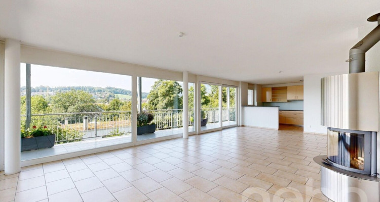 Lichtdurchflutete Terrassenwohnung mit Weitblick & Komfort image 3