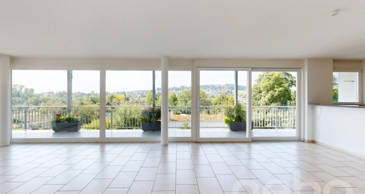 Lichtdurchflutete Terrassenwohnung mit Weitblick & Komfort image 4