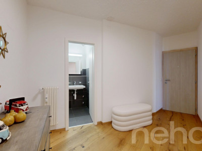 Magnifique 3.5 pièces entièrement rénové à Crans-Montana image 8