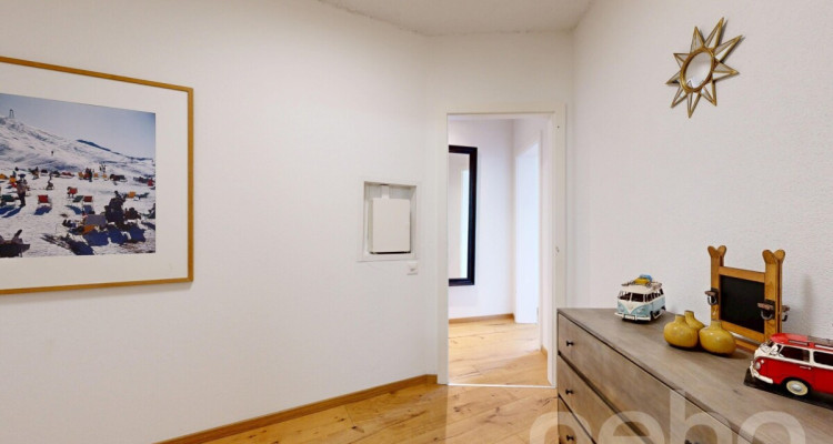 Magnifique 3.5 pièces entièrement rénové à Crans-Montana image 9