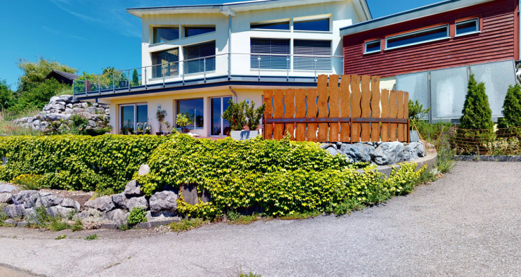 Exklusives Architektenhaus, optimale Berg-Seesicht und Schwimmteich image 2