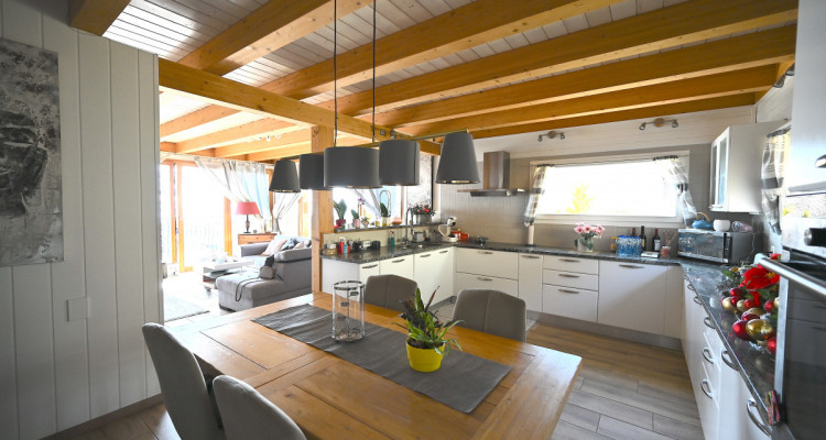 GRANDEVENT - CHARMANT DUPLEX AVEC MAGNIFIQUE VUE PANORAMIQUE  image 3