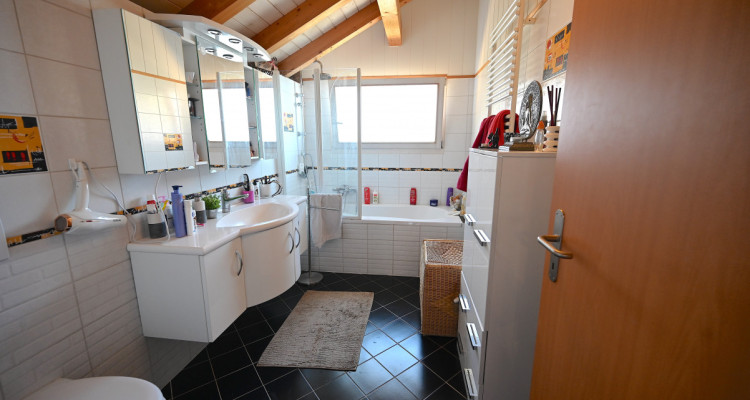 GRANDEVENT - CHARMANT DUPLEX AVEC MAGNIFIQUE VUE PANORAMIQUE  image 9