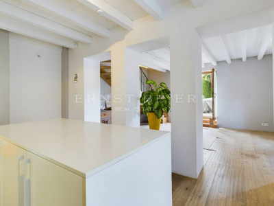 Charming Semi-Detached Villa in a Renovated Farmhouse image 3