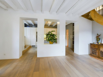 Charming Semi-Detached Villa in a Renovated Farmhouse image 5