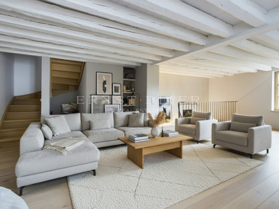 Charming Semi-Detached Villa in a Renovated Farmhouse image 2