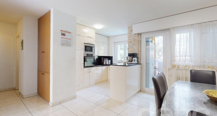 Spacieux appartement de 5,5 pièces à Conthey image 2