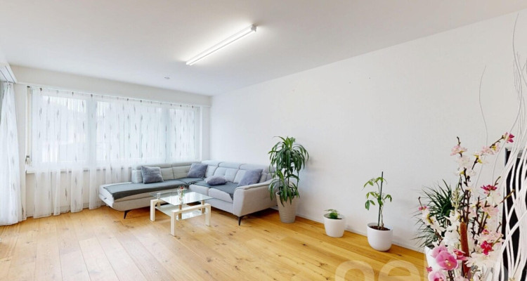 Gepflegte 4.5-Zimmerwohnung mit Garagenbox (im Baurecht) image 1