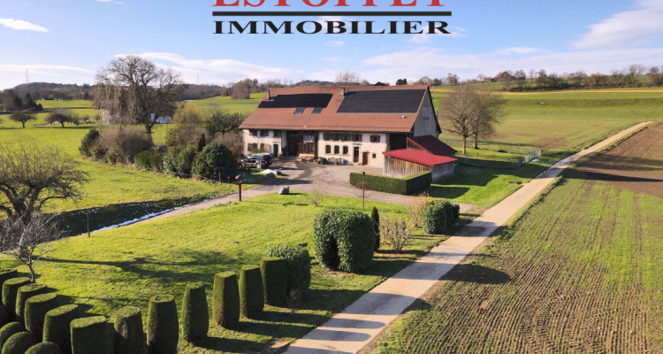 Ferme d’habitation mitoyenne de 5.5 pièces avec loft de 106 m2 image 1