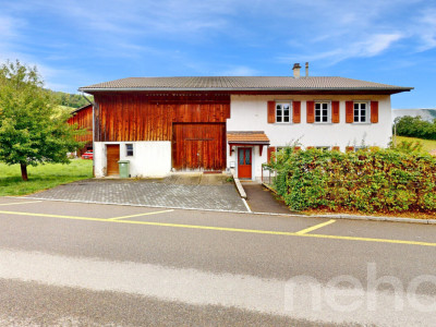 Authentique ferme du 19e siècle aux grands volumes et potentiel! image 3