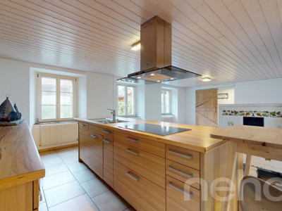 Authentique ferme du 19e siècle aux grands volumes et potentiel! image 5