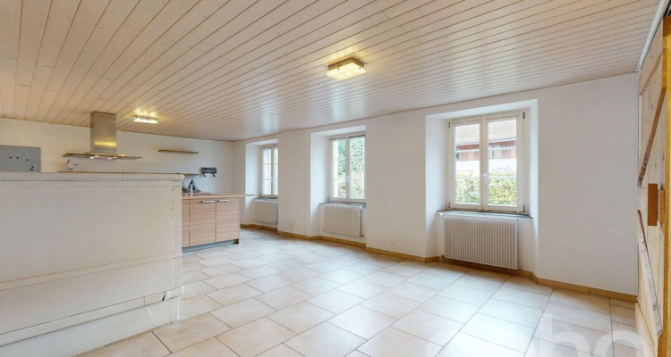 Authentique ferme du 19e siècle aux grands volumes et potentiel! image 7