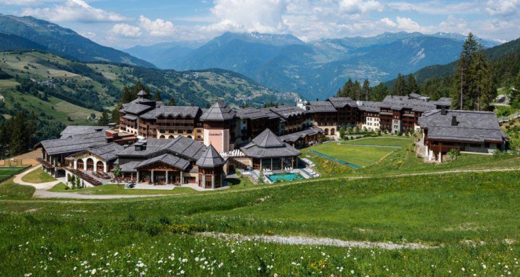 Magnifique hôtel à vendre  image 1