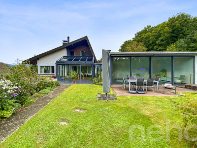 Wohnen am Waldrand mit Hallenbad, Wintergarten und Weitsicht image 2