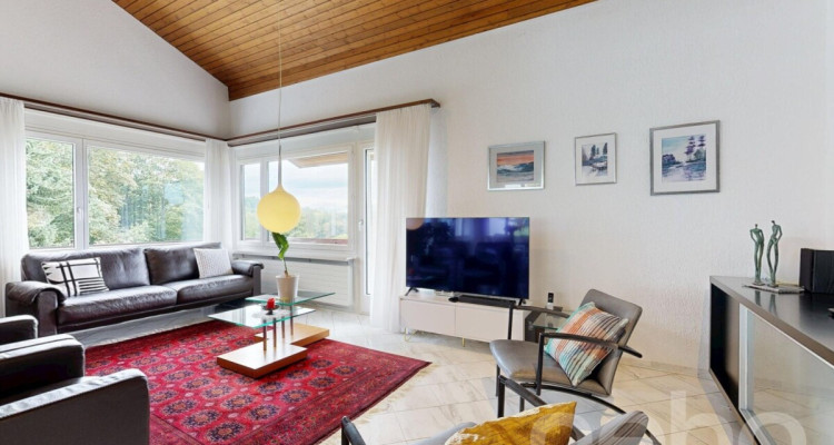 Wohnen am Waldrand mit Hallenbad, Wintergarten und Weitsicht image 3