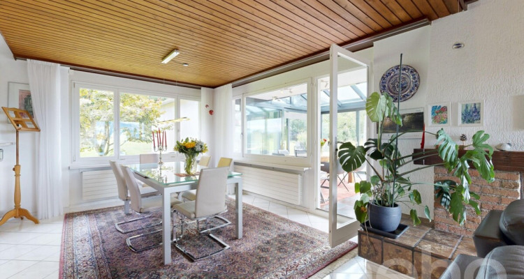 Wohnen am Waldrand mit Hallenbad, Wintergarten und Weitsicht image 1