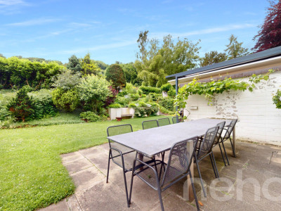 Stilvolles, renoviertes Doppel-EFH mit pflegeleichtem Garten image 5