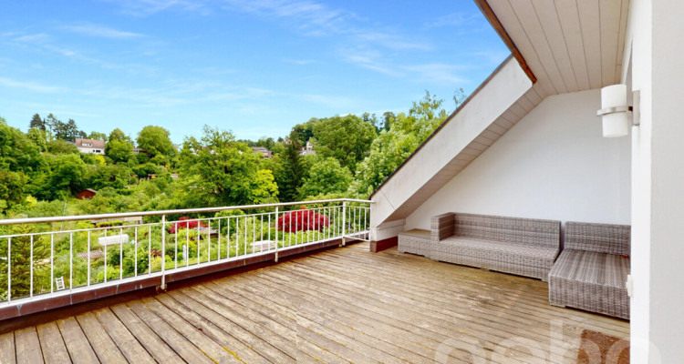 Stilvolles, renoviertes Doppel-EFH mit pflegeleichtem Garten image 2