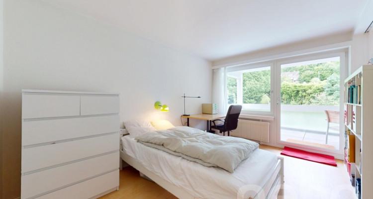 Stilvolles, renoviertes Doppel-EFH mit pflegeleichtem Garten image 9