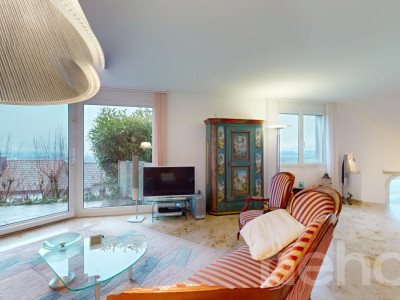 Lichtdurchflutetes Einfamilienhaus mit unverbaubarer Aussicht image 1