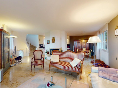 Lichtdurchflutetes Einfamilienhaus mit unverbaubarer Aussicht image 3