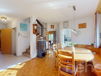 Freistehendes Einfamilienhaus mit viel Platz und Charme image 2