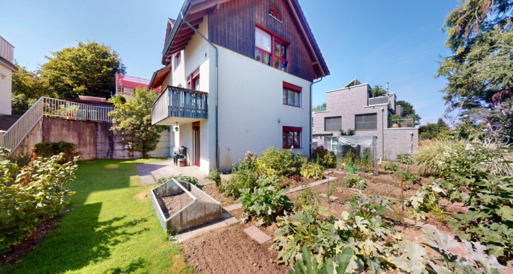 Freistehendes Einfamilienhaus mit viel Platz und Charme image 1