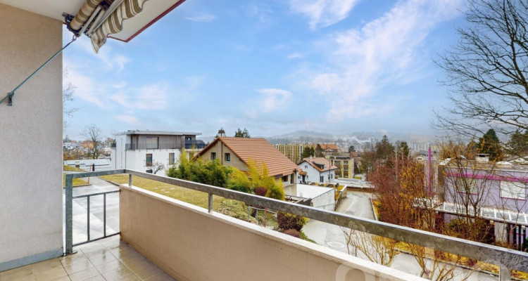 Lumineux 4p dans les hauteurs de la ville avec balcon + garage image 5